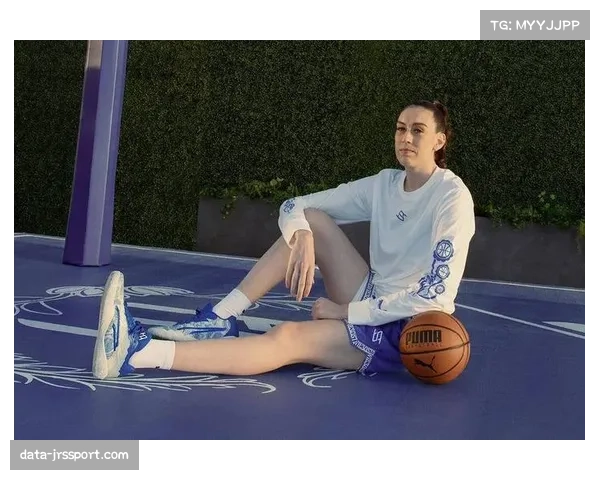 通讯:经历家庭变故后,球星布里安娜·斯图尔特提前归队投入训练